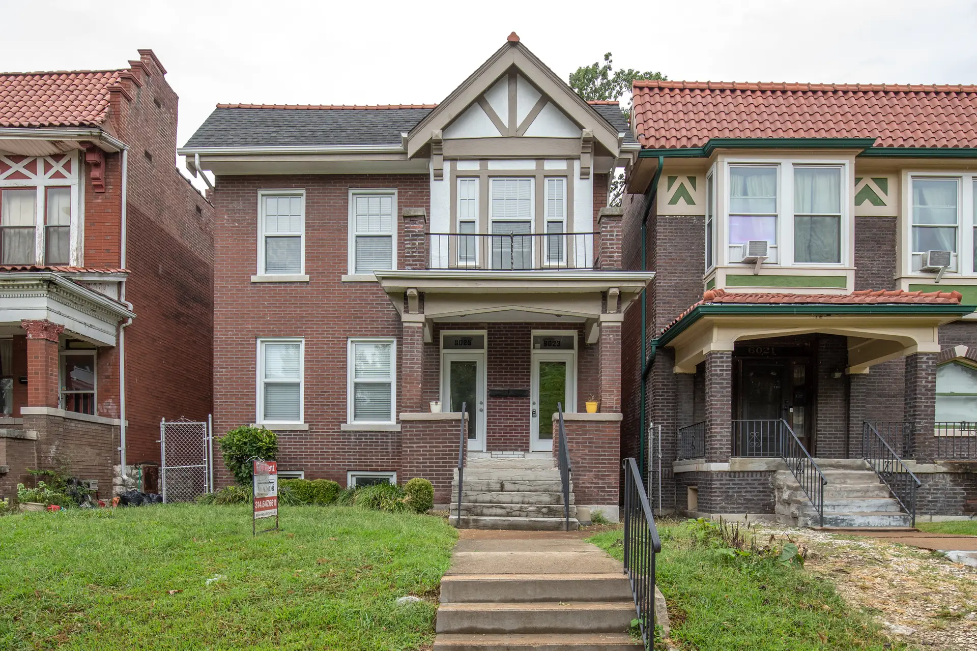 Front of 6023-25 Kingsbury Ave