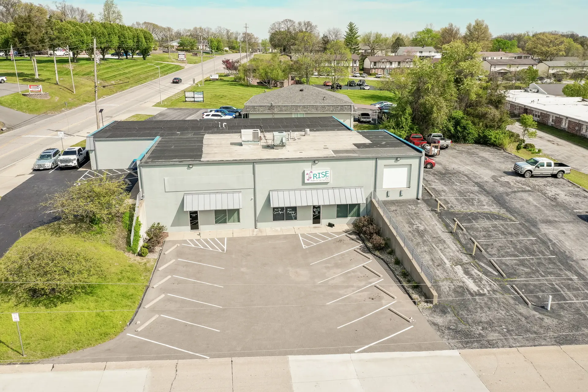 Festus Flex Warehouse/Office: Aerial view of front of 622 Collins Ave.